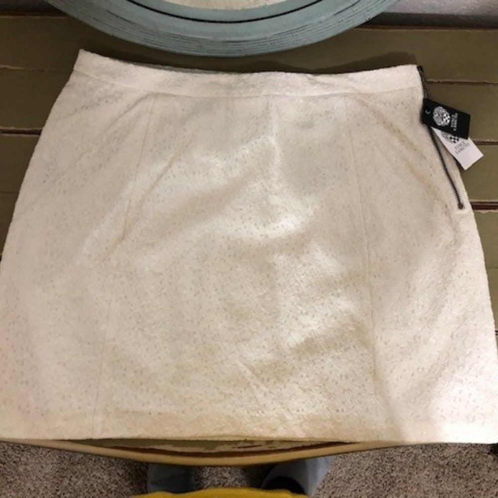 Vince Camuto Ivory Lace Skirt (NWT)